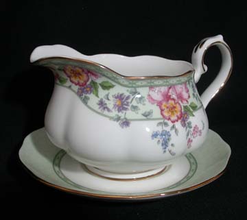 Royal Albert Hartington Gravy Boat & Underplate